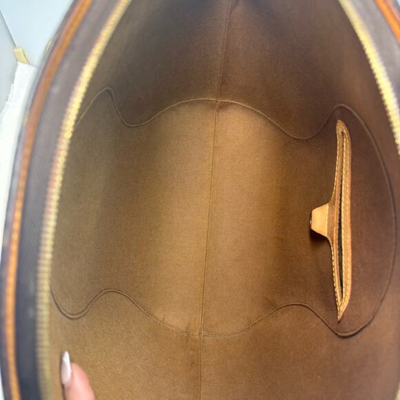 Louis Vuitton Monogram Ellipse MM with lock and Key with COA✨ - Picture 9 of 12